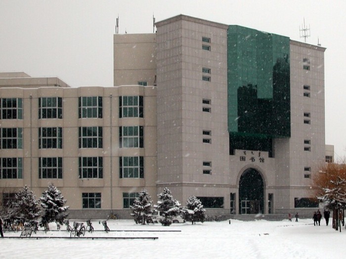 內(nèi)蒙古大學室外幕墻案例鑒賞