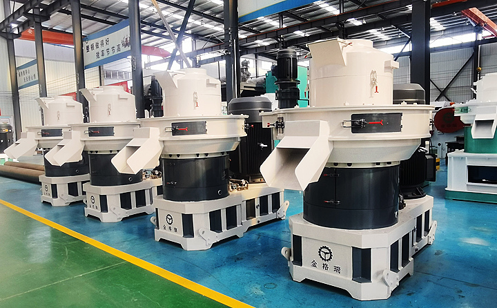 枯樹(shù)枝加工顆粒設(shè)備---木屑顆粒機(jī) 枯樹(shù)枝加工顆粒設(shè)備---木屑顆粒機(jī)